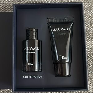 SAUVAGE DIOR Men's Travel Gift Set Sauvage Eau de Parfum Shower Gel Miniature